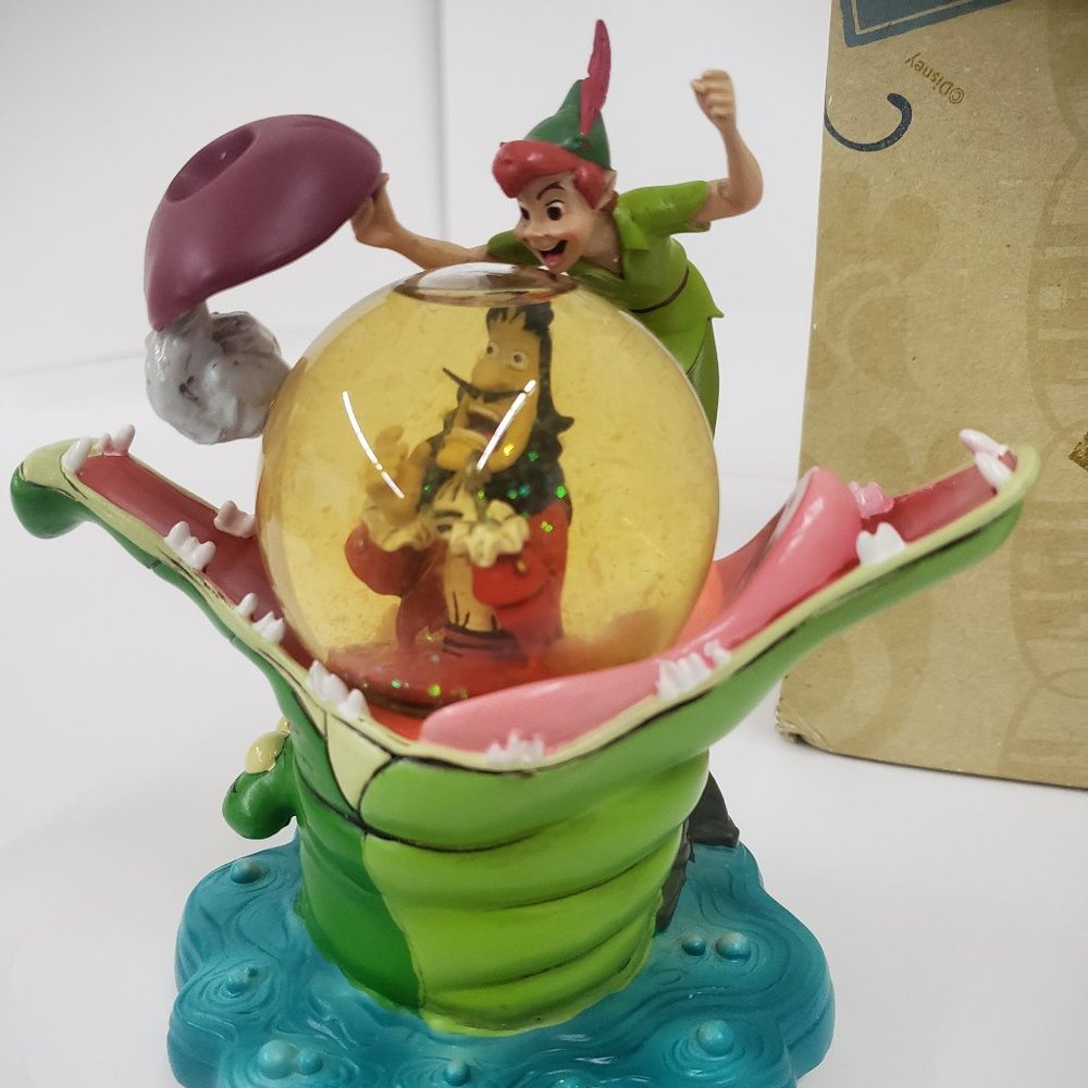 Peter Pan Captain Hook Crocodile Snowglobe Globe